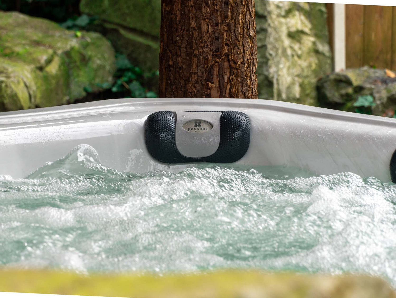 Elevate ice bath with powerful jets creating dynamic water movement in outdoor setting - Ice baths by Passion Ice Baths