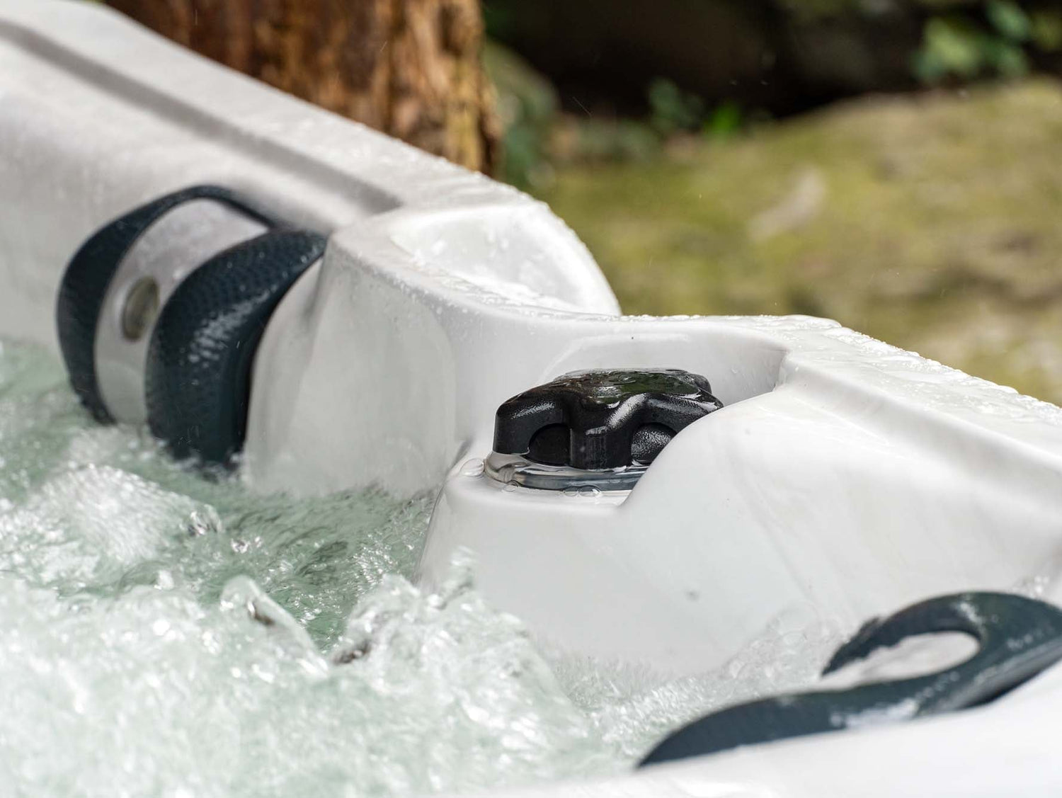 Powerful massage jets in action showing bubbling water in Elevate hot and cold therapy ice bath by Passion Ice Baths